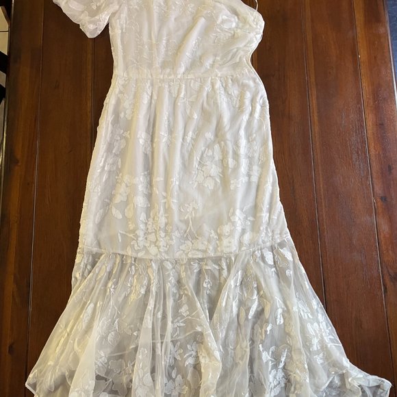 Off Shoulder White Flowy Dress - Picture 3 of 4